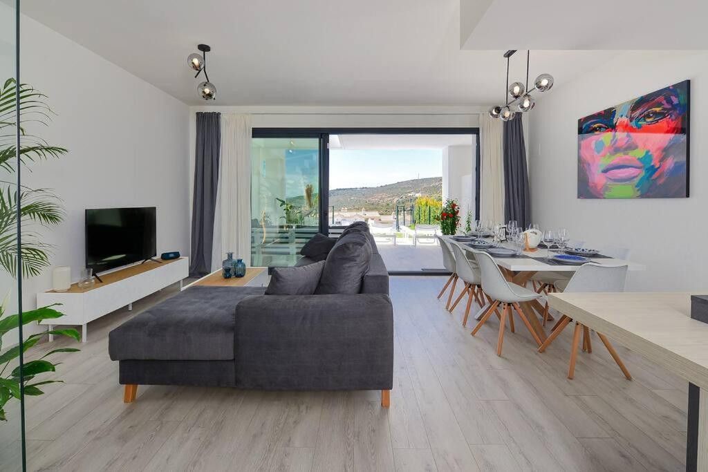 Town House in Manilva, Bahia de las Rocas, Manilva, 6/12