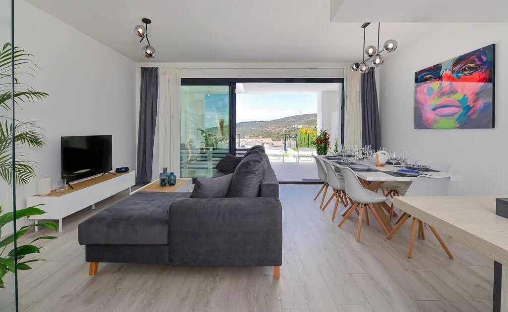 Town House in Manilva, Bahia de las Rocas, Manilva, 6/12