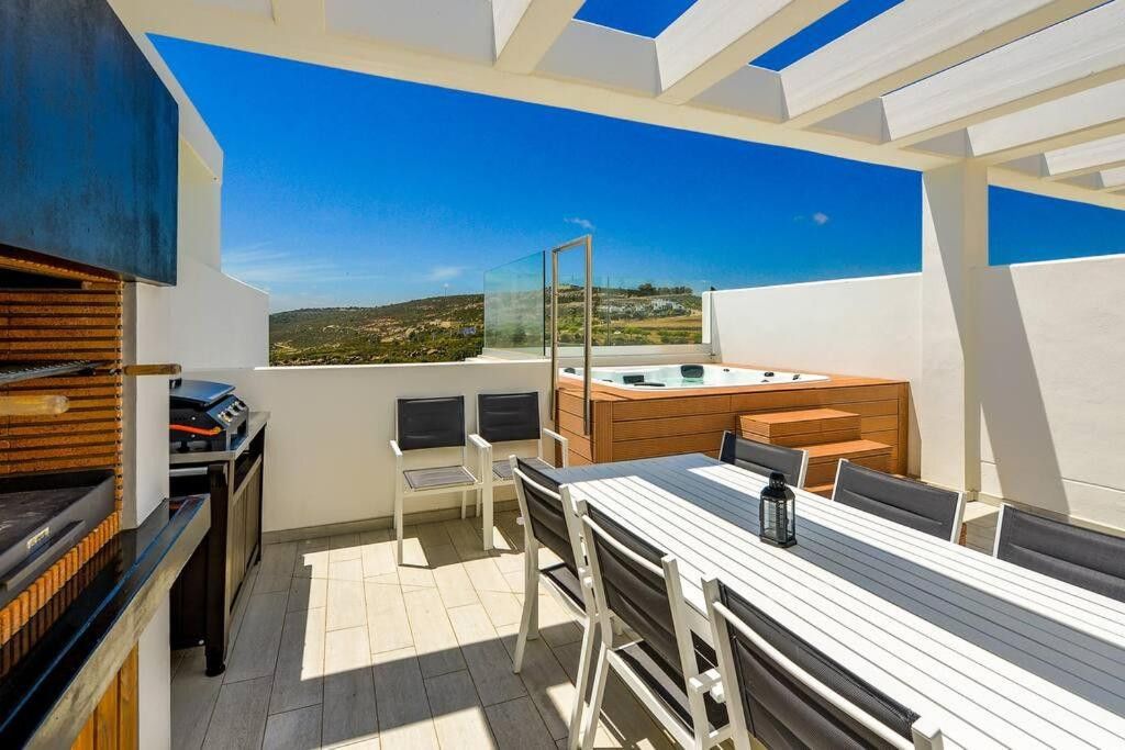 Town House in Manilva, Bahia de las Rocas, Manilva, 9/12