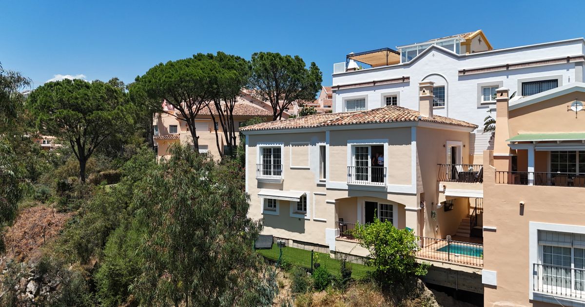 Вилла в Nueva Andalucia, Aldea Dorada, Nueva Andalucia, 1/12