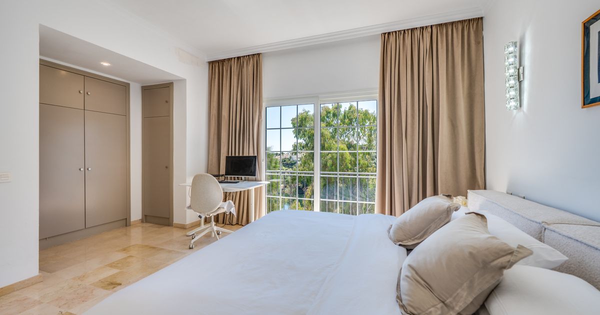 Вилла в Nueva Andalucia, Aldea Dorada, Nueva Andalucia, 8/12