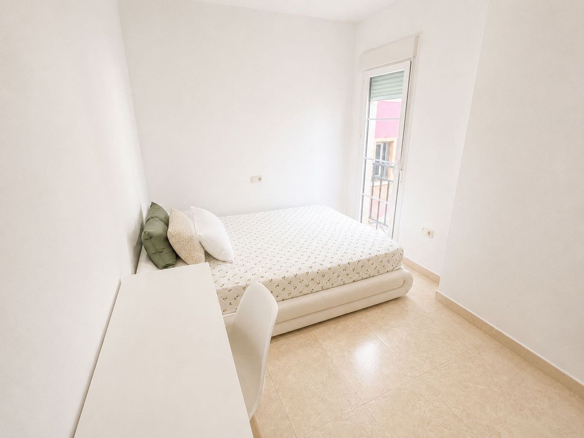 Apartament na środkowym piętrze w Guaro, Guaro, 12/12