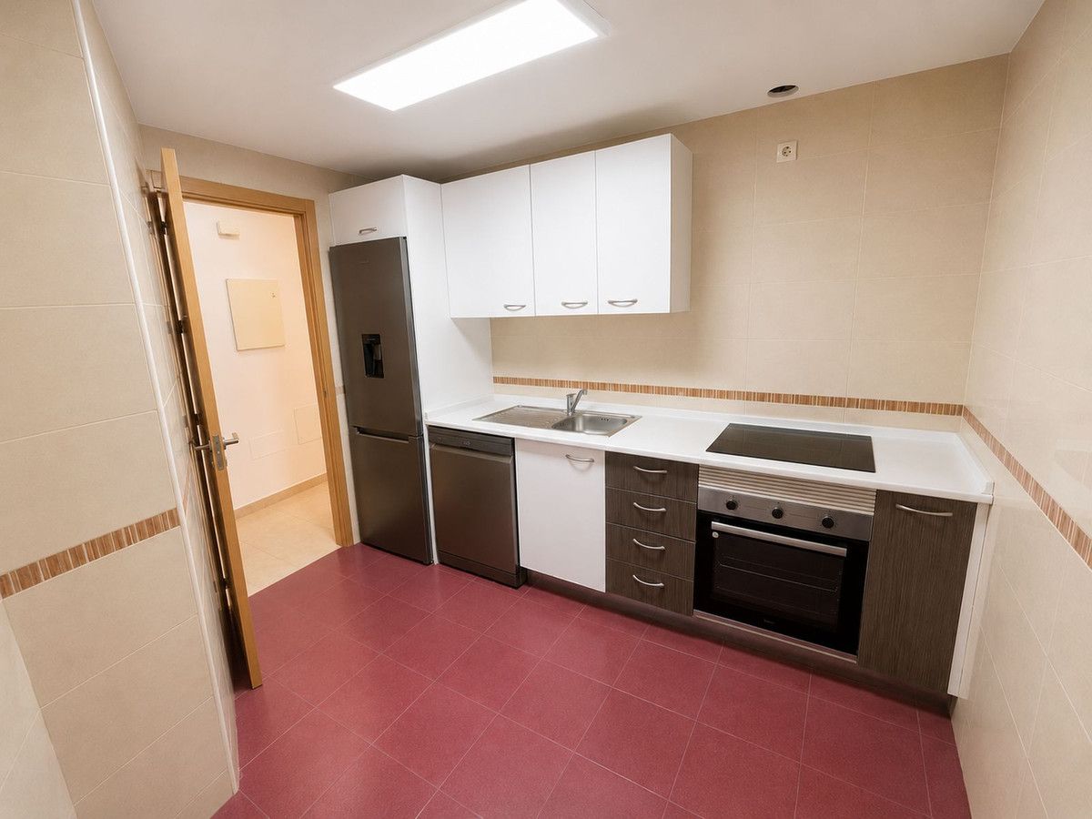 Apartament na środkowym piętrze w Guaro, Guaro, 6/12