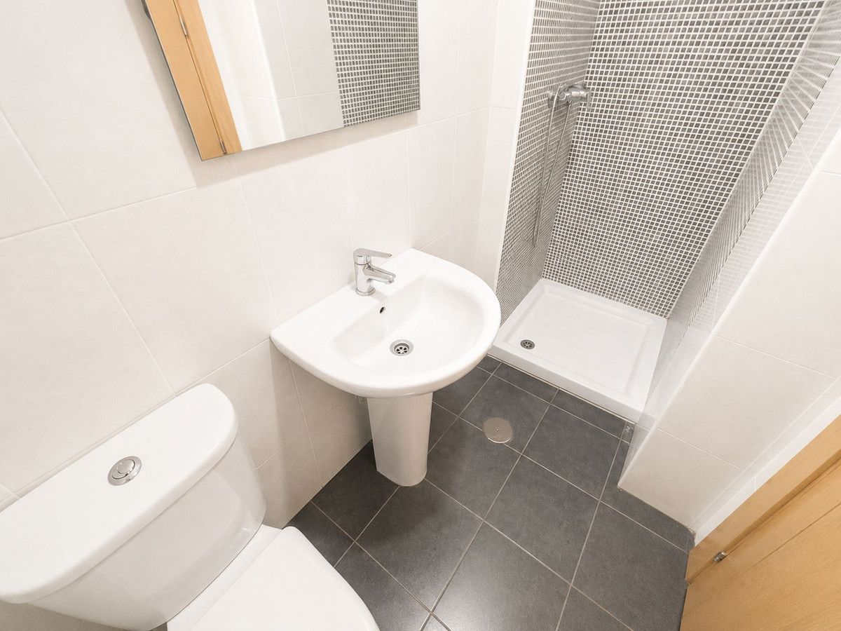 Apartament na środkowym piętrze w Guaro, Guaro, 9/12