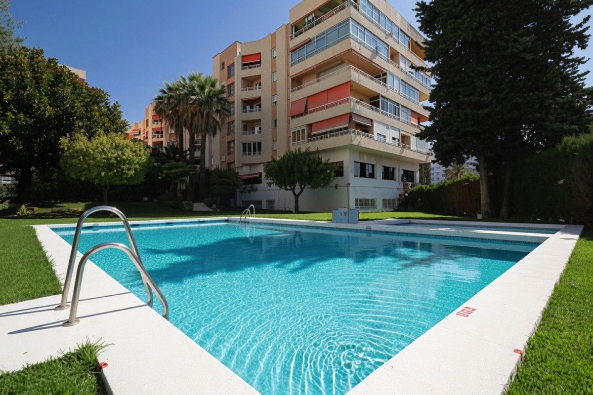 Appartement en étage intermédiaire à Marbella, Marbella, 1/12
