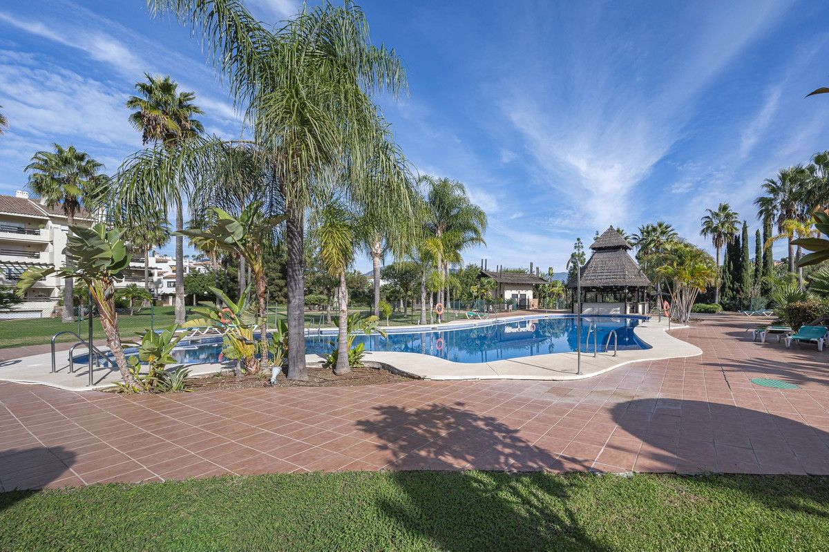 Middle Floor Apartment in El Paraiso, El Paraiso, 4/12