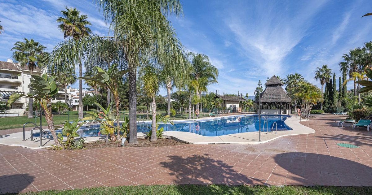 Middle Floor Apartment in El Paraiso, El Paraiso, 4/12