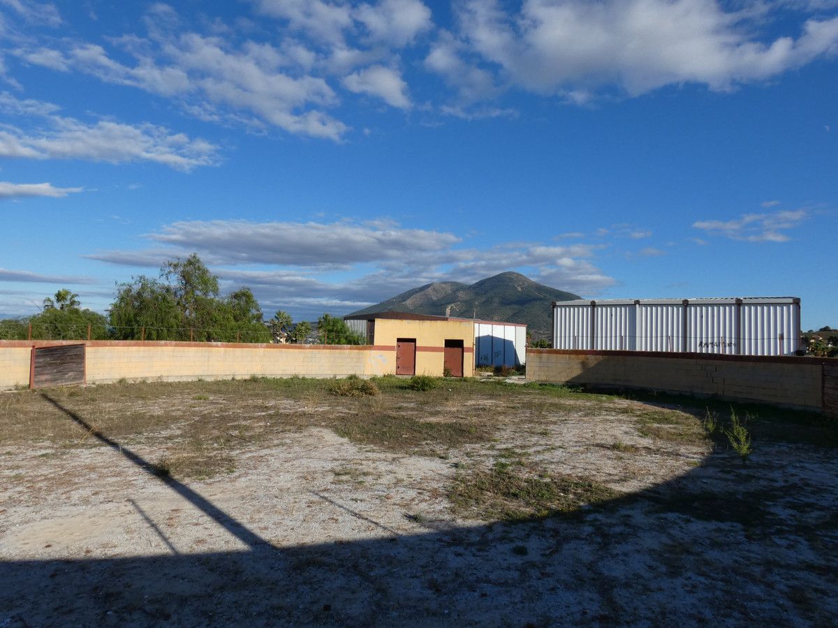Residential Plot in Coín, Coín, 4/8