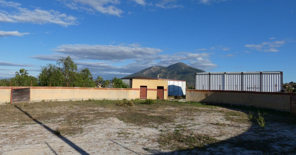 Residential Plot in Coín, Coín, 4/8