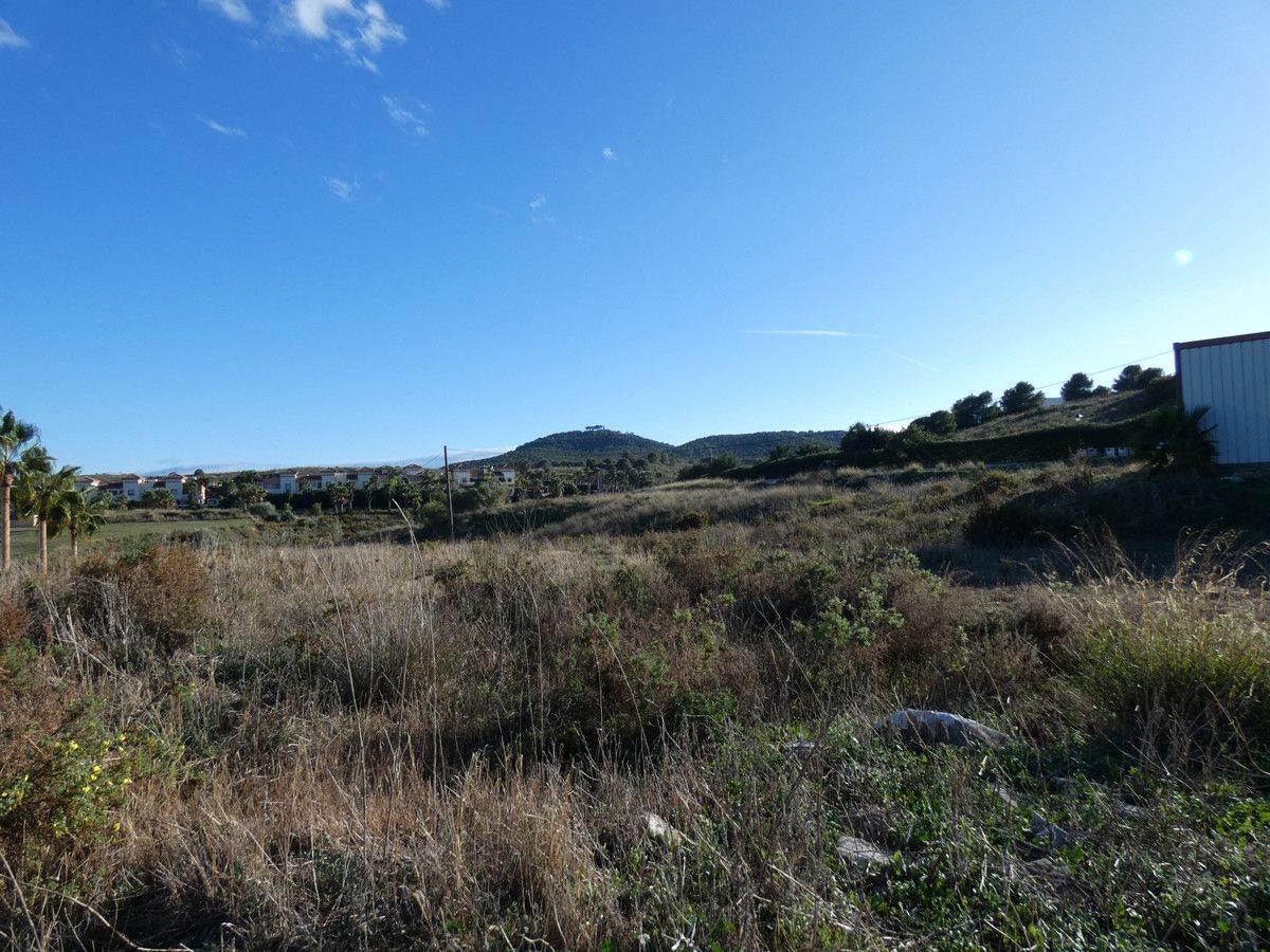 Residential Plot in Coín, Coín, 6/8