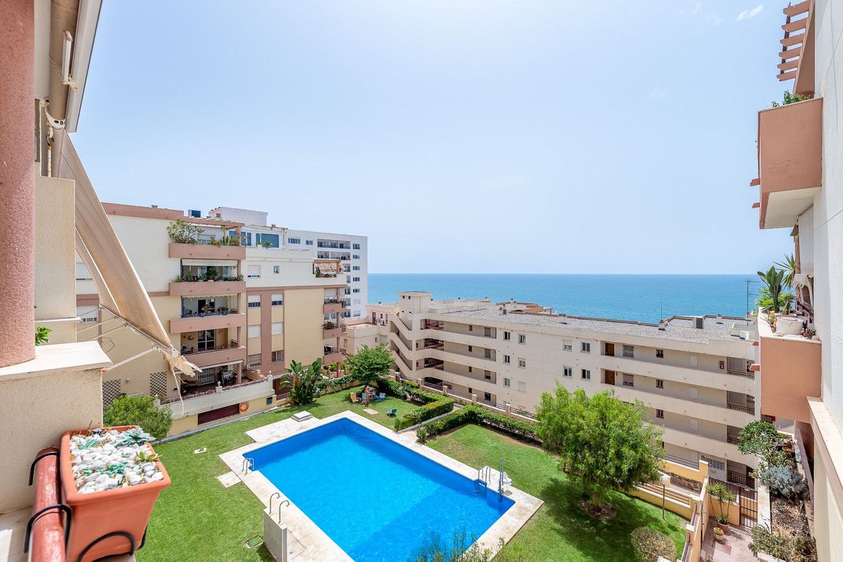 Middle Floor Apartment in Torrequebrada, Torrequebrada, 1/12