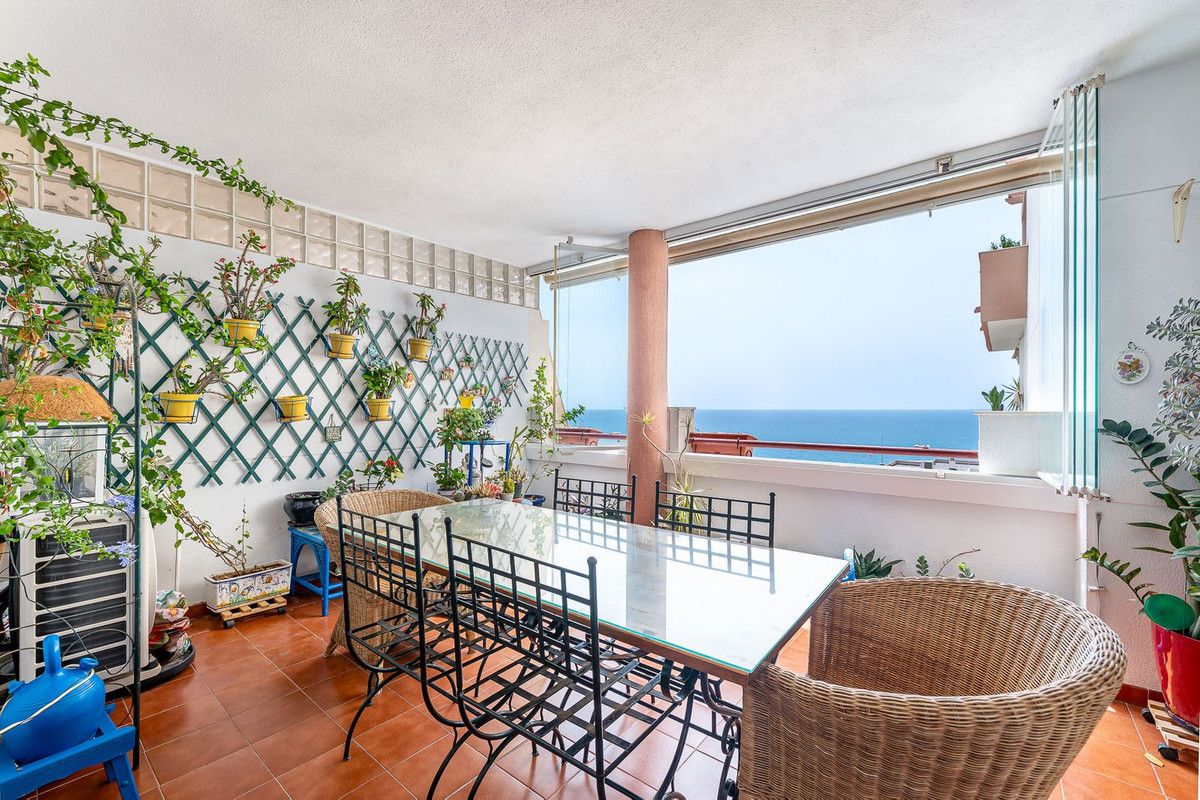 Middle Floor Apartment in Torrequebrada, Torrequebrada, 2/12