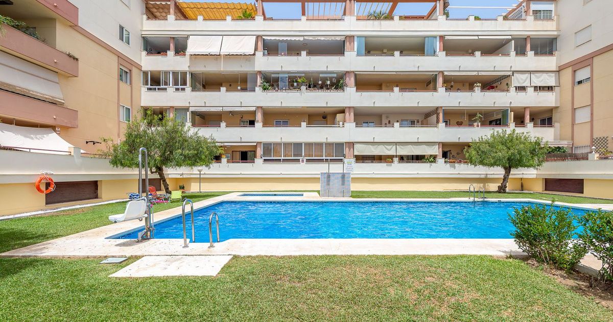 Middle Floor Apartment in Torrequebrada, Torrequebrada, 3/12