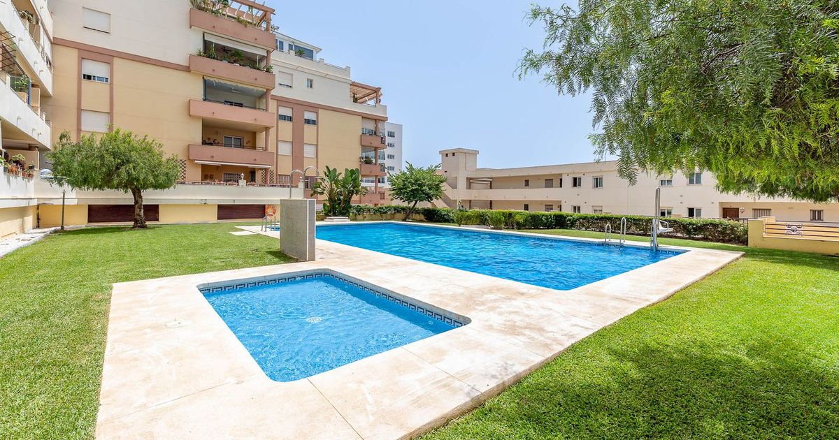 Middle Floor Apartment in Torrequebrada, Torrequebrada, 4/12