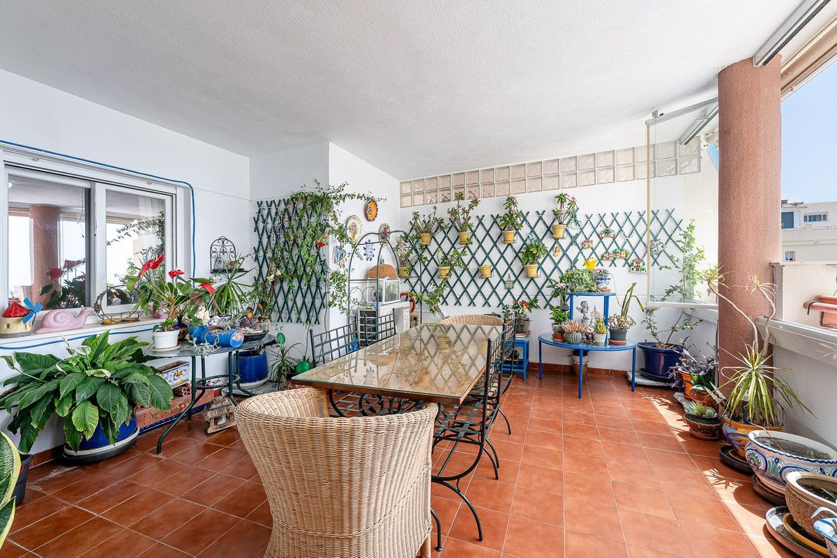 Middle Floor Apartment in Torrequebrada, Torrequebrada, 5/12