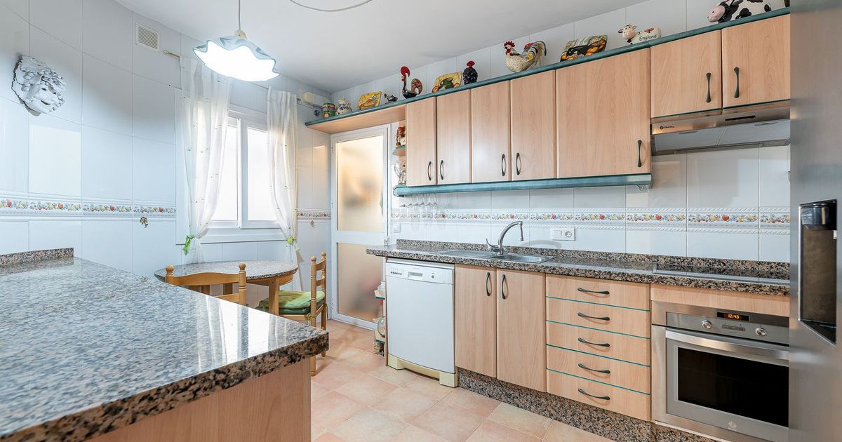 Middle Floor Apartment in Torrequebrada, Torrequebrada, 9/12