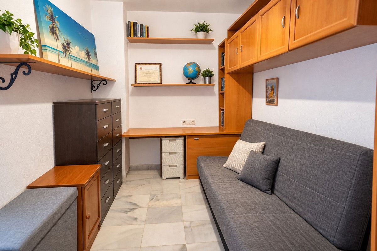 Middle Floor Apartment in Nueva Andalucía, Nueva Andalucía, 12/12