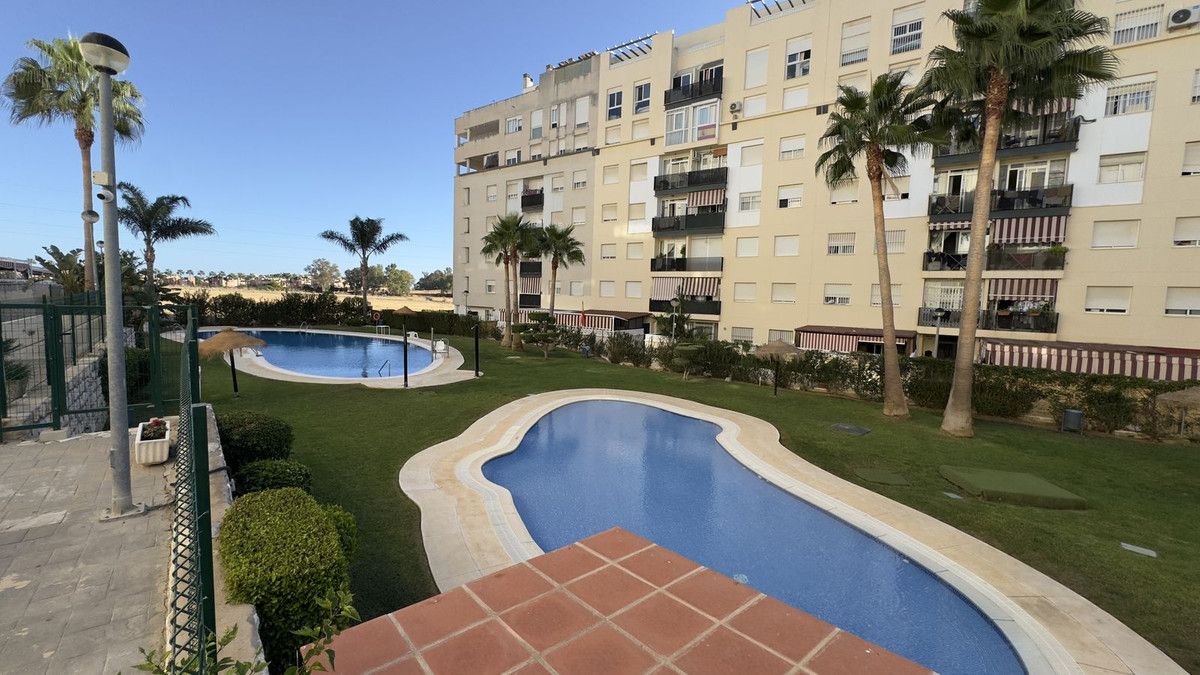 Middle Floor Apartment in Nueva Andalucía, Nueva Andalucía, 5/12