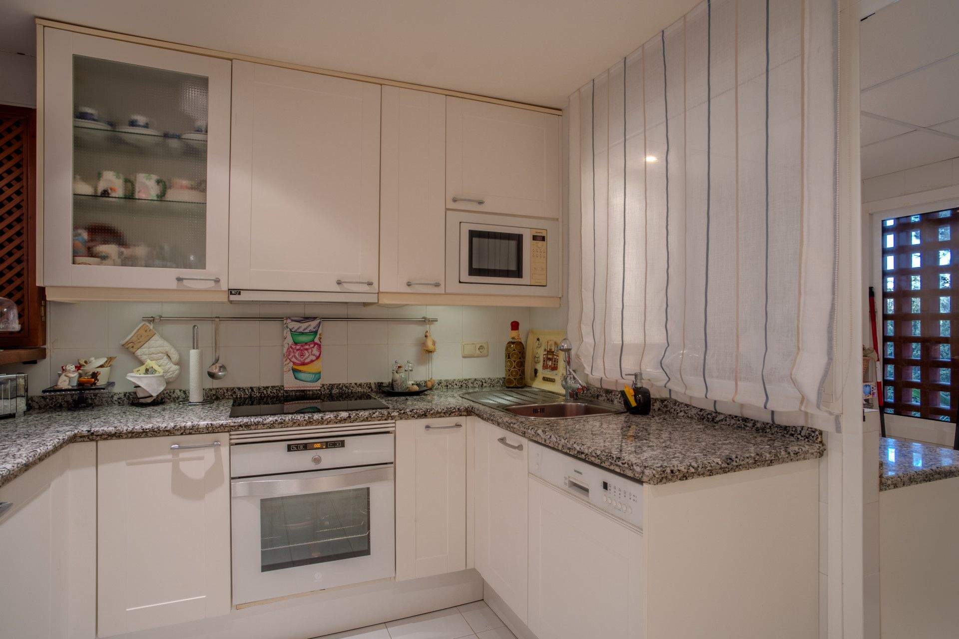 Dwupoziomowy Penthouse w Estepona, Menara Beach, Estepona, 12/12