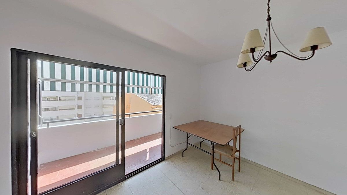 Middle Floor Apartment in Marbella, Marbella, 1/12