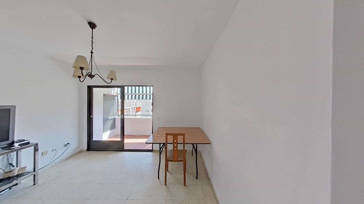 Middle Floor Apartment in Marbella, Marbella, 2/12