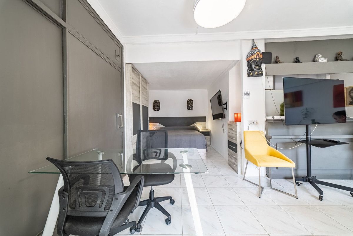 Appartement en étage moyen à Marbella, Marbella, 7/12