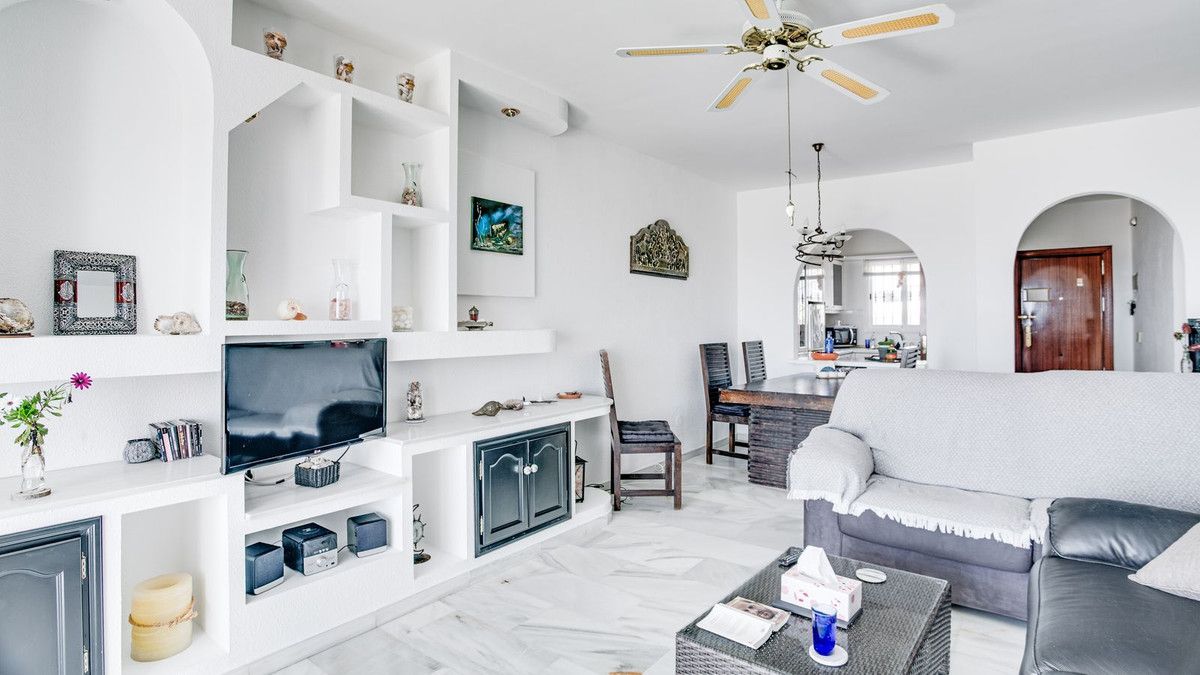 Middle Floor Apartment in El Chaparral, El Chaparral, 4/12