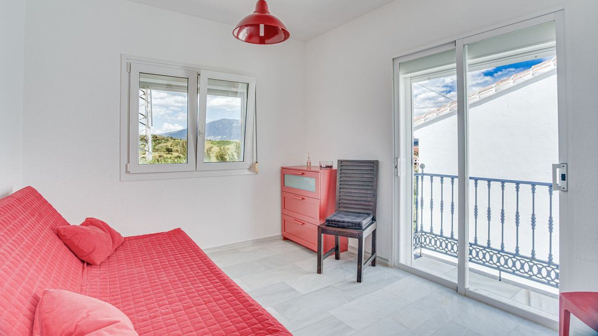 Middle Floor Apartment in El Chaparral, El Chaparral, 8/12