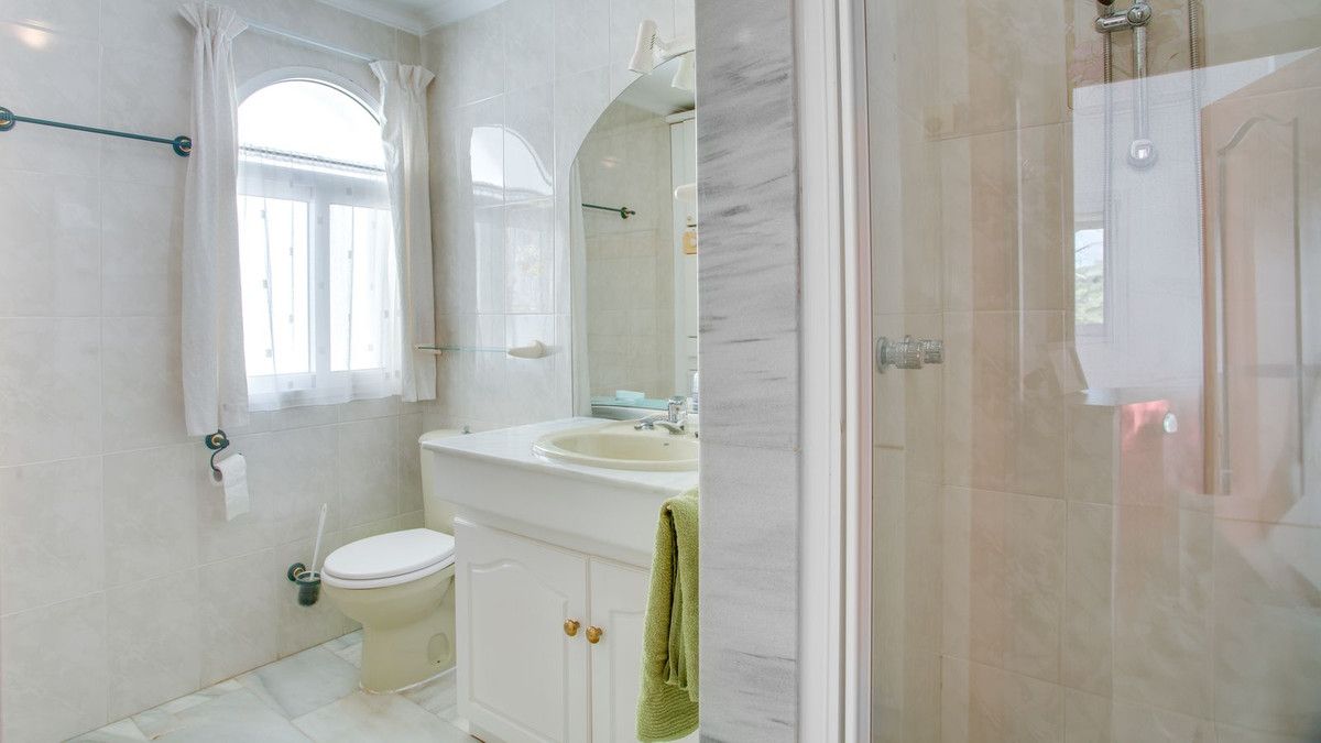 Middle Floor Apartment in El Chaparral, El Chaparral, 9/12