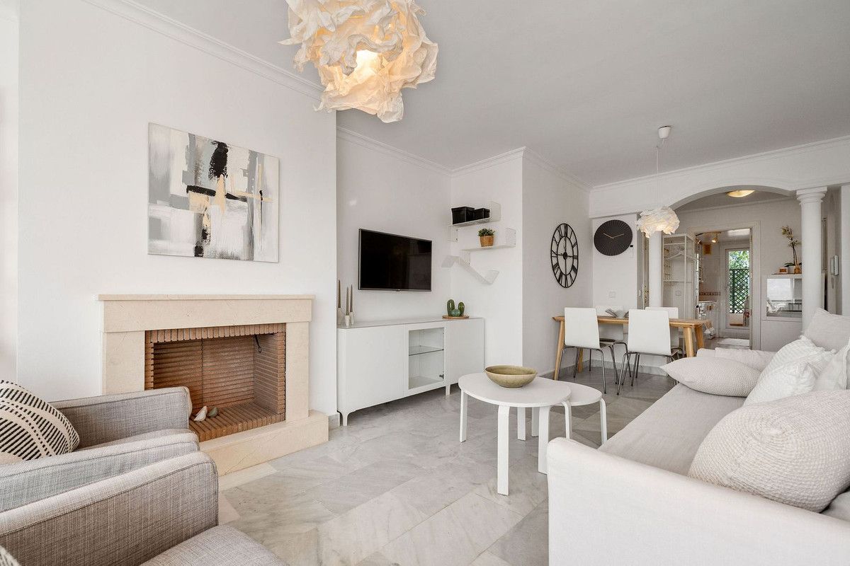 Appartement au étage moyen à Nueva Andalucía, Nueva Andalucía, 2/12