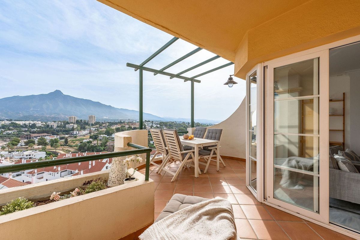Appartement au étage moyen à Nueva Andalucía, Nueva Andalucía, 7/12