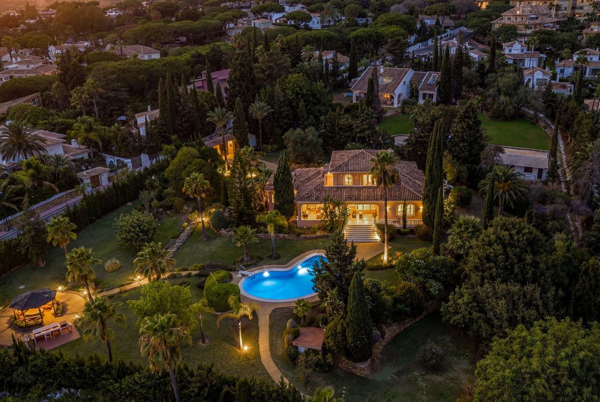 Отдельно стоящая вилла в Elviria, Elviria, 1/12