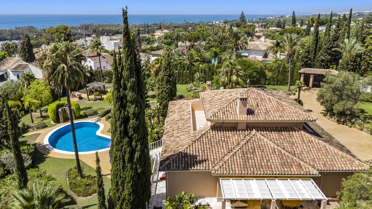 Отдельно стоящая вилла в Elviria, Elviria, 4/12