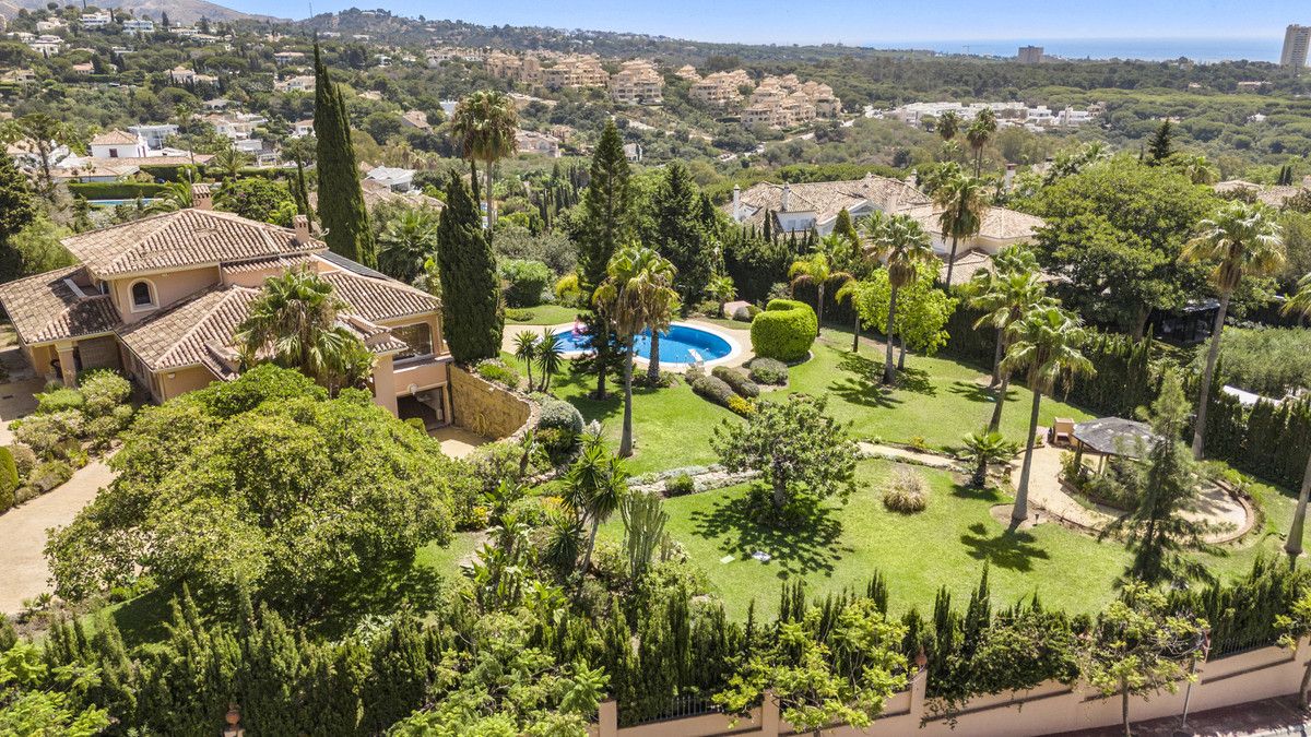 Отдельно стоящая вилла в Elviria, Elviria, 8/12