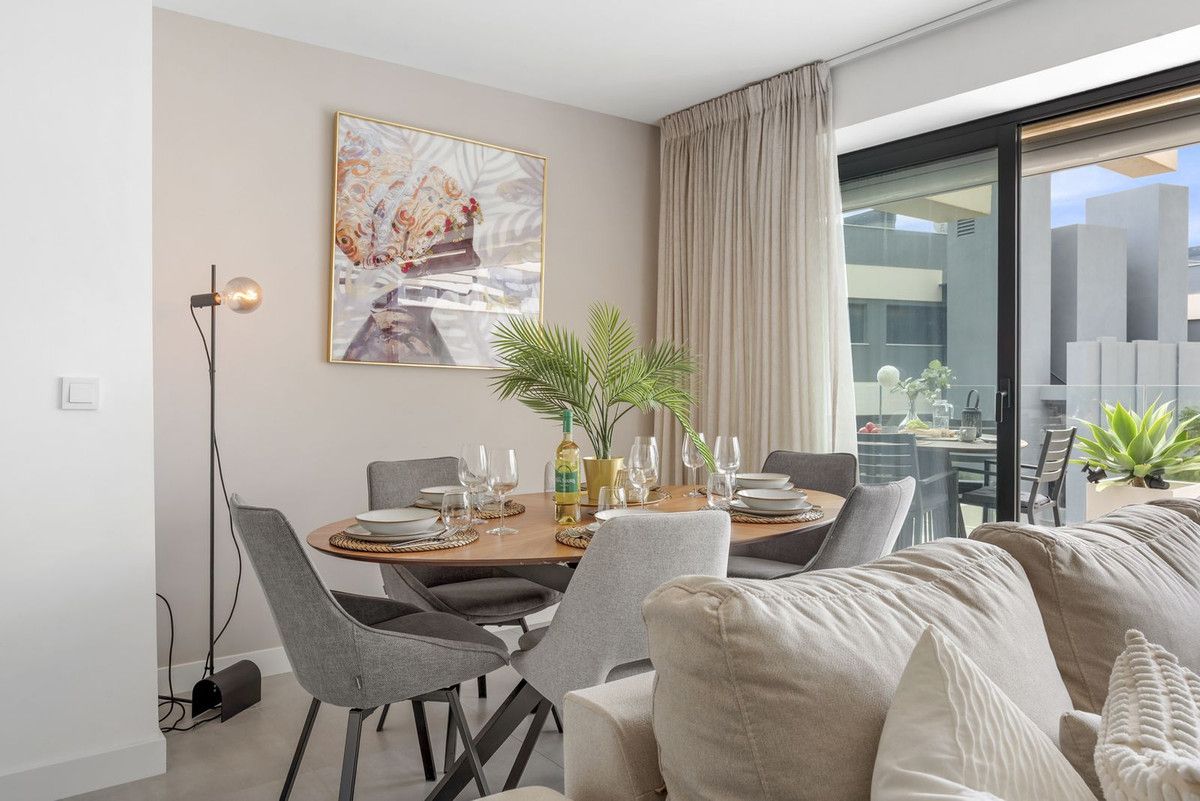 Middle Floor Apartment in Selwo, Selwo, 12/12