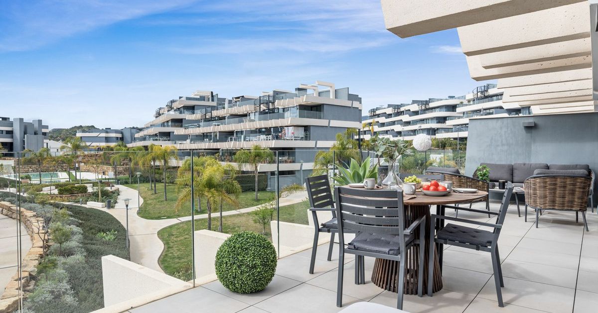 Middle Floor Apartment in Selwo, Selwo, 3/12
