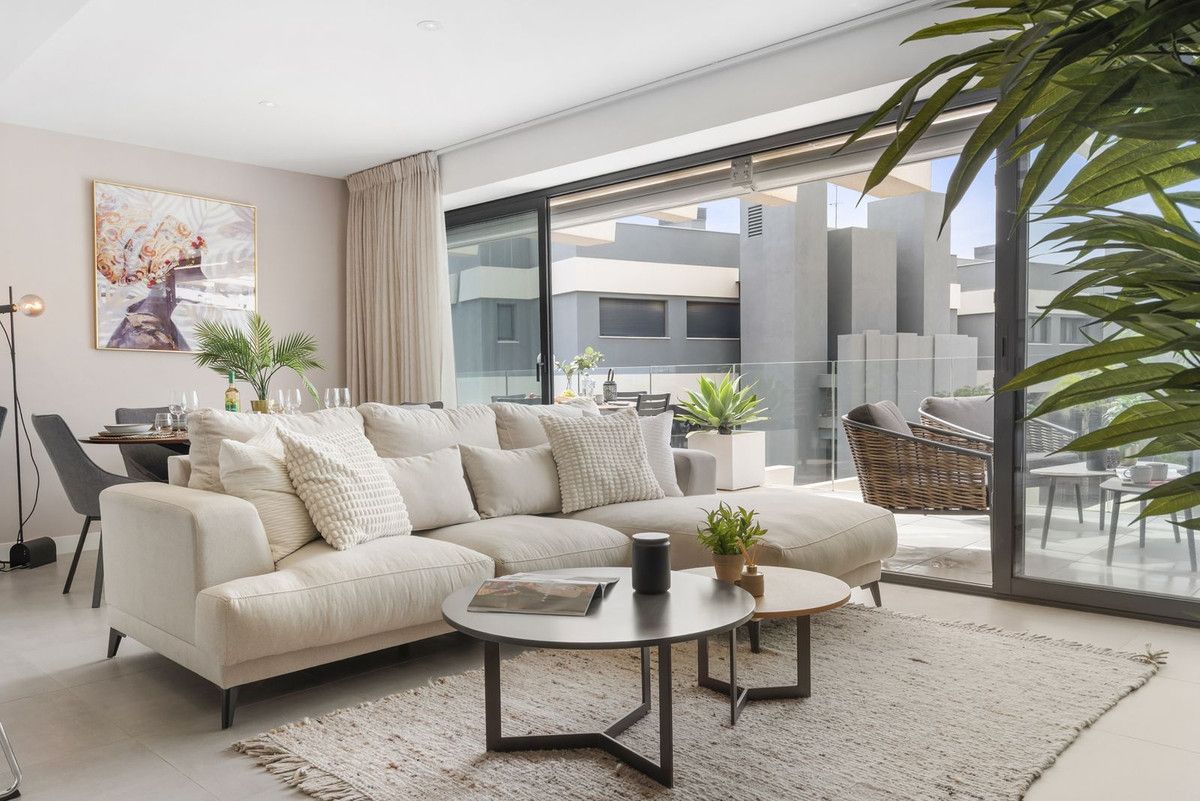Middle Floor Apartment in Selwo, Selwo, 9/12