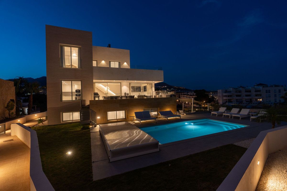 Detached Villa in Higueron, Higueron, 2/12