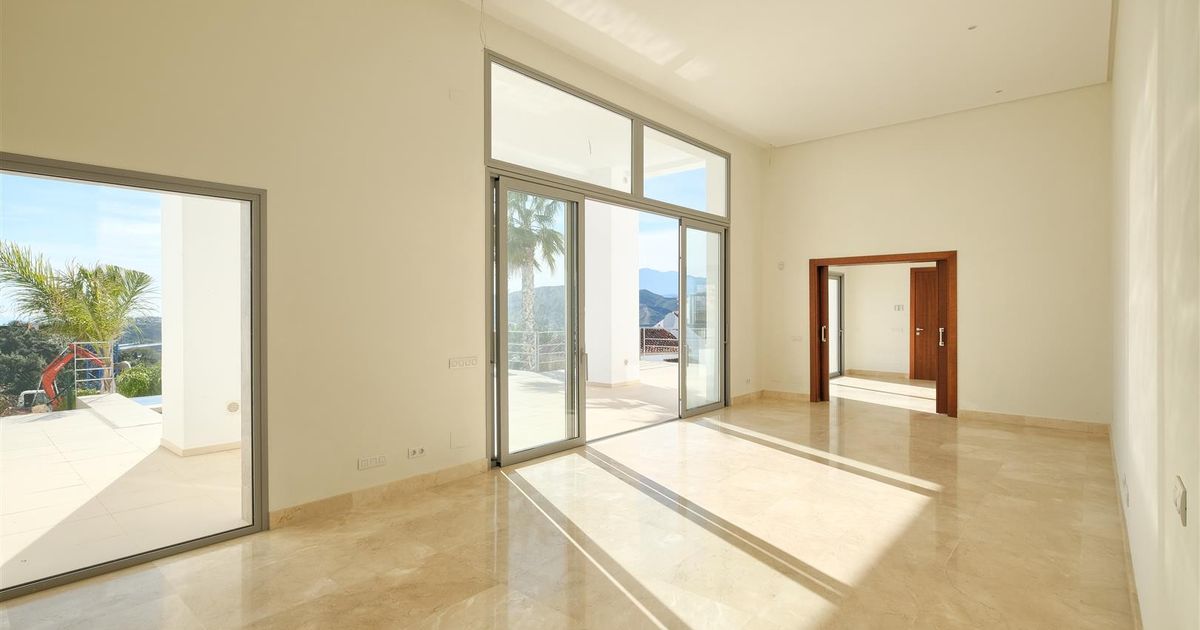 Villa in Benahavis, Puerto del Capitan, Benahavis, 4/12