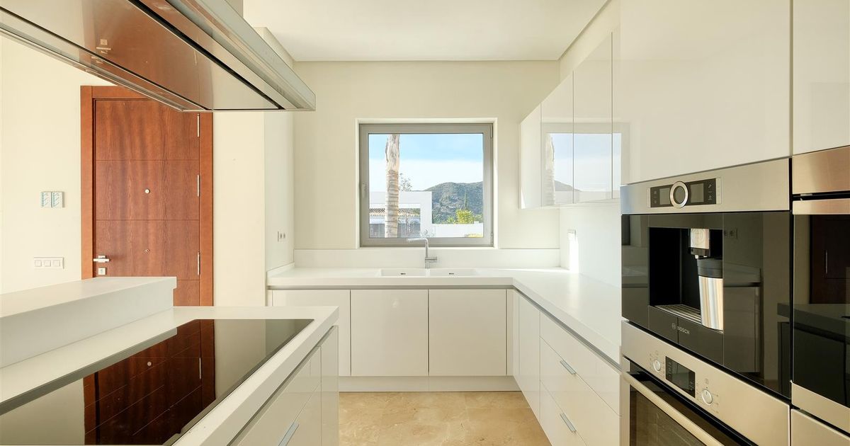 Villa in Benahavis, Puerto del Capitan, Benahavis, 7/12