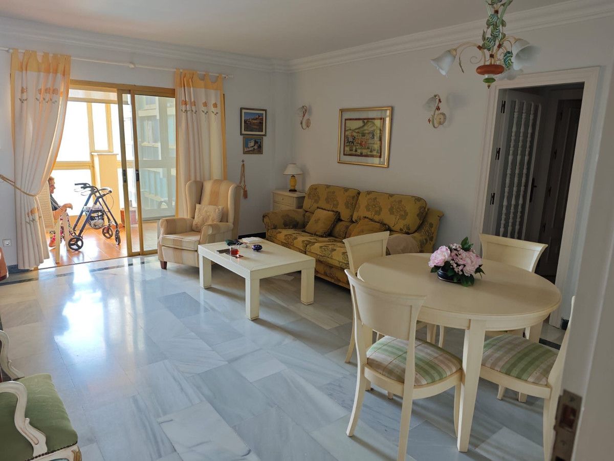 Lägenhet på mellanplan i Marbella, Marbella, 5/12