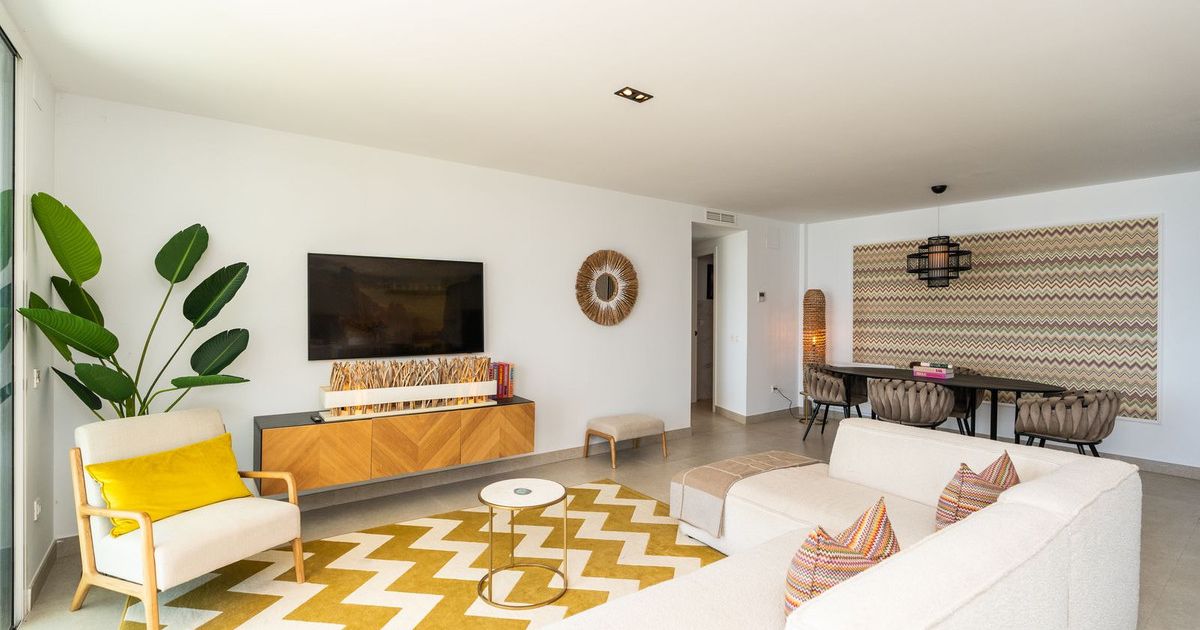 Appartement op de middelste verdieping in Torrequebrada, Torrequebrada, 3/12