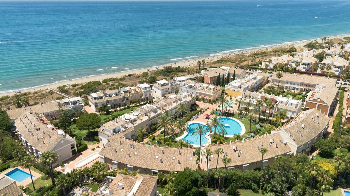 Townhouse in Bahía de Marbella, Bahía de Marbella, 2/12