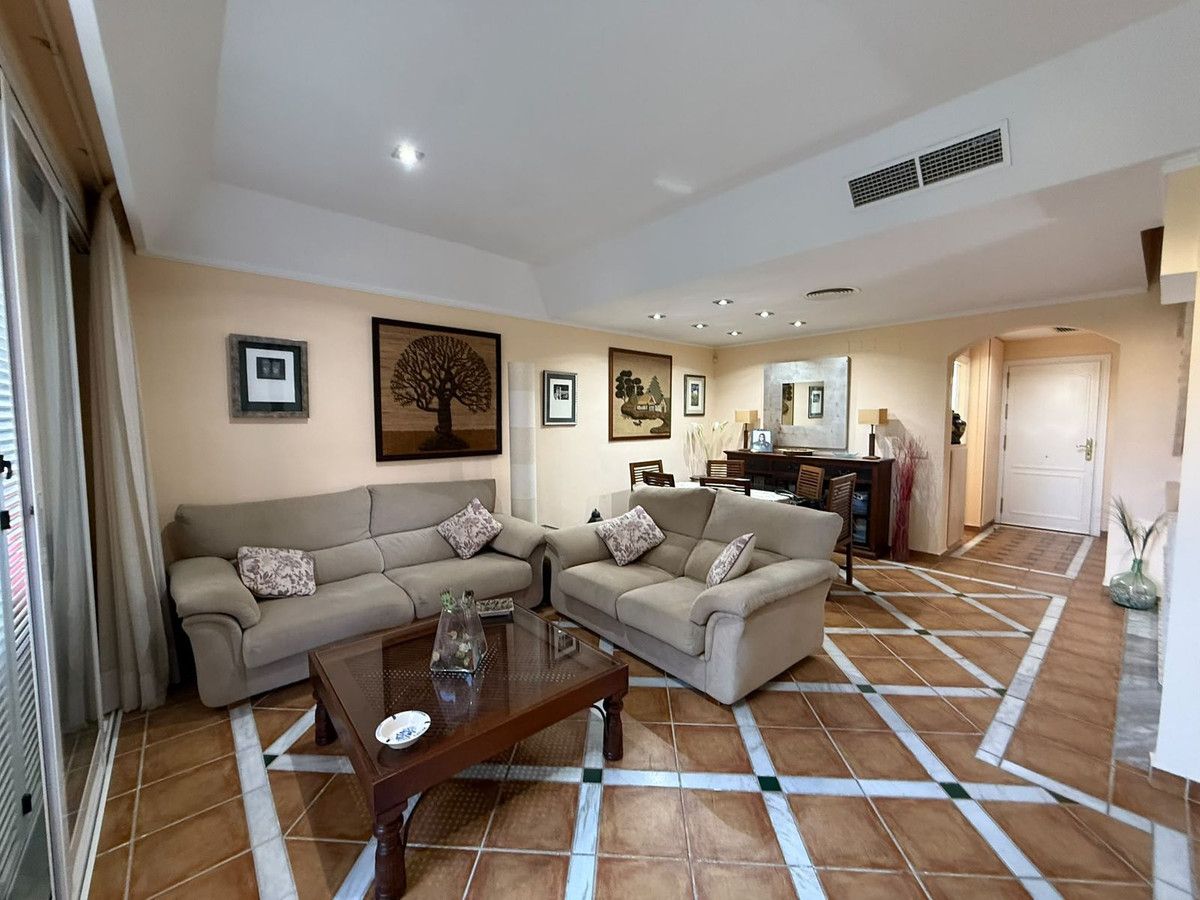 Townhouse in Bahía de Marbella, Bahía de Marbella, 5/12