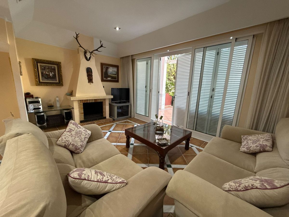 Townhouse in Bahía de Marbella, Bahía de Marbella, 6/12