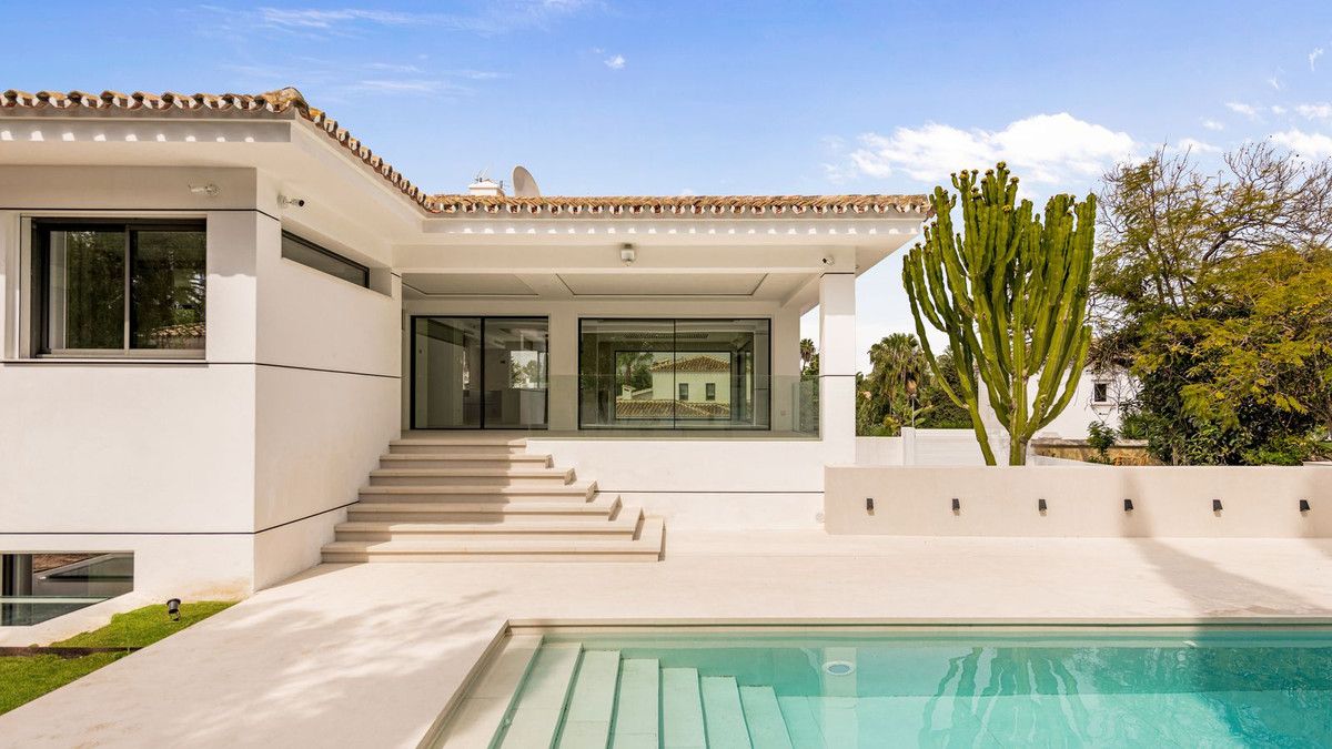Vrijstaande Villa in Guadalmina Alta, Guadalmina Alta, 1/12