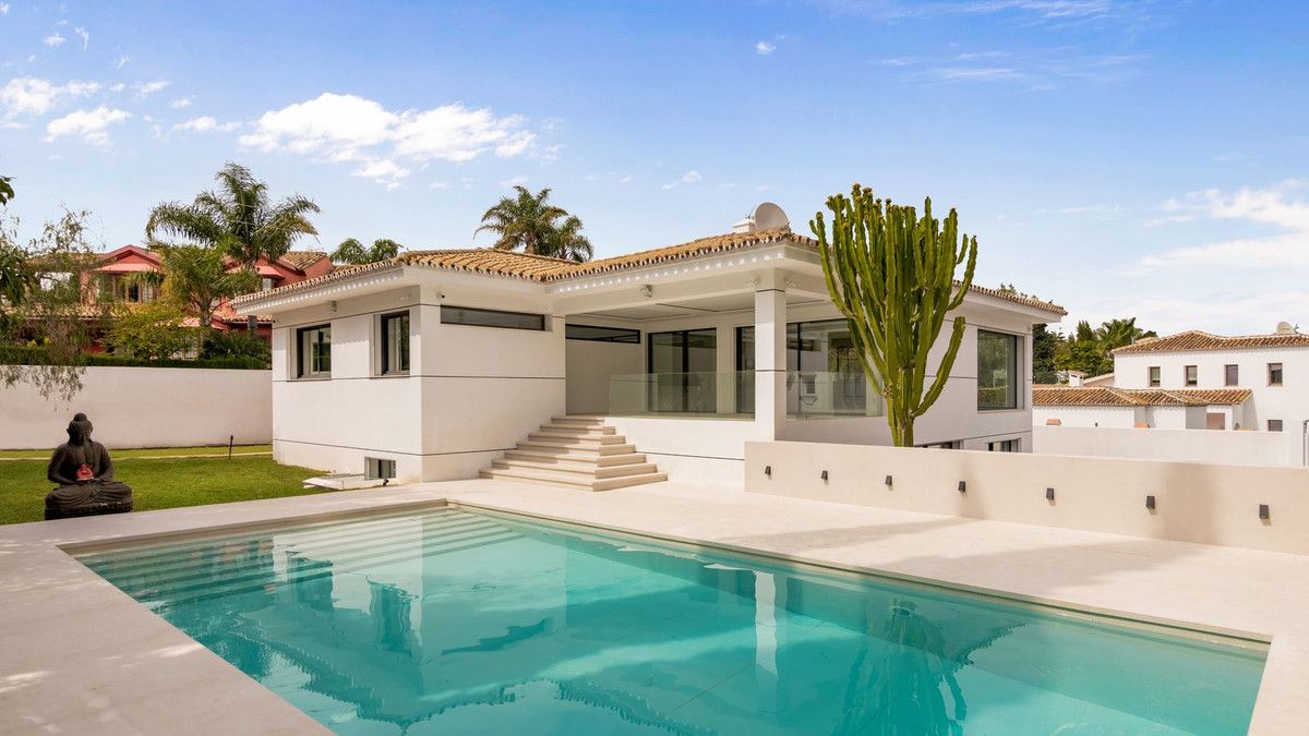Vrijstaande Villa in Guadalmina Alta, Guadalmina Alta, 2/12