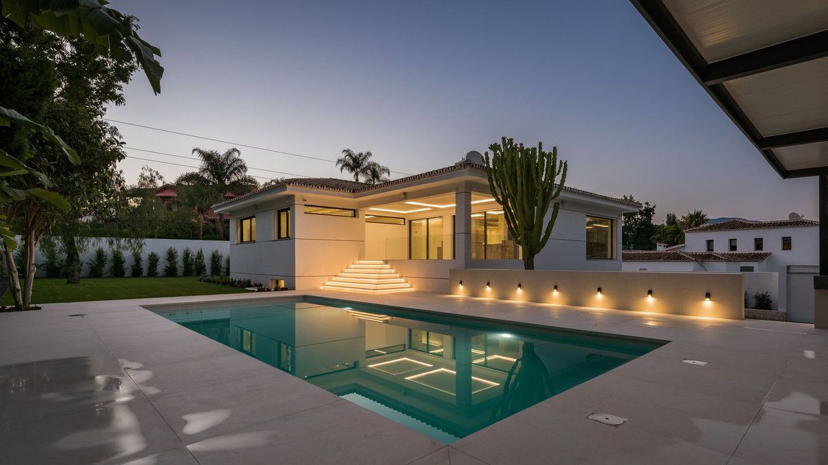 Vrijstaande Villa in Guadalmina Alta, Guadalmina Alta, 4/12