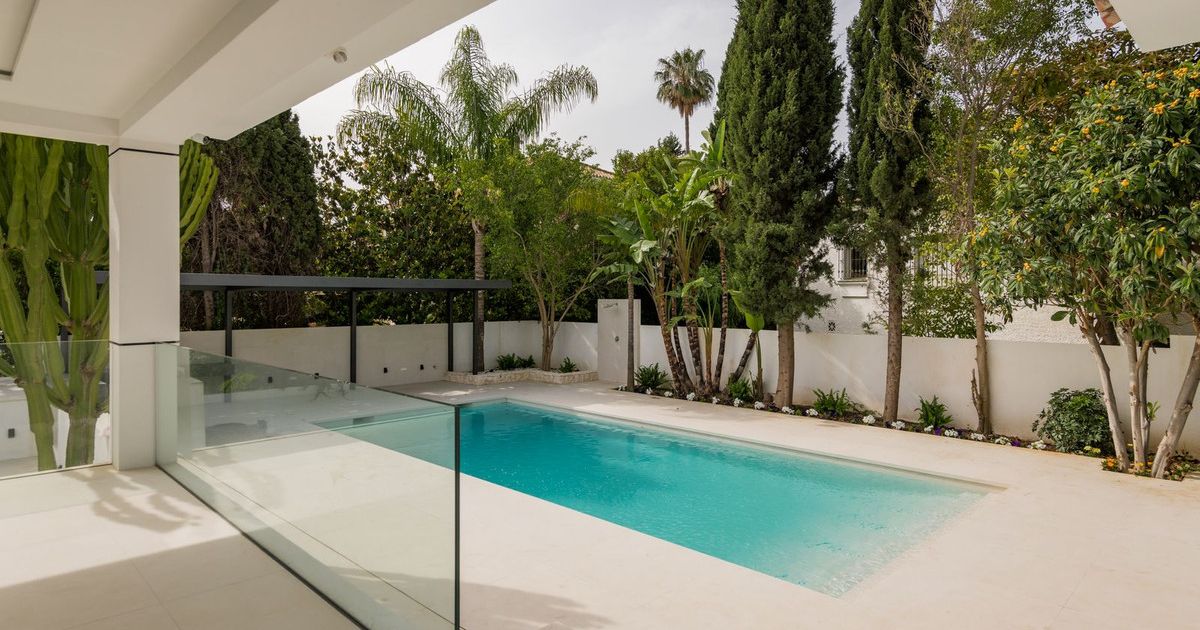 Vrijstaande Villa in Guadalmina Alta, Guadalmina Alta, 5/12