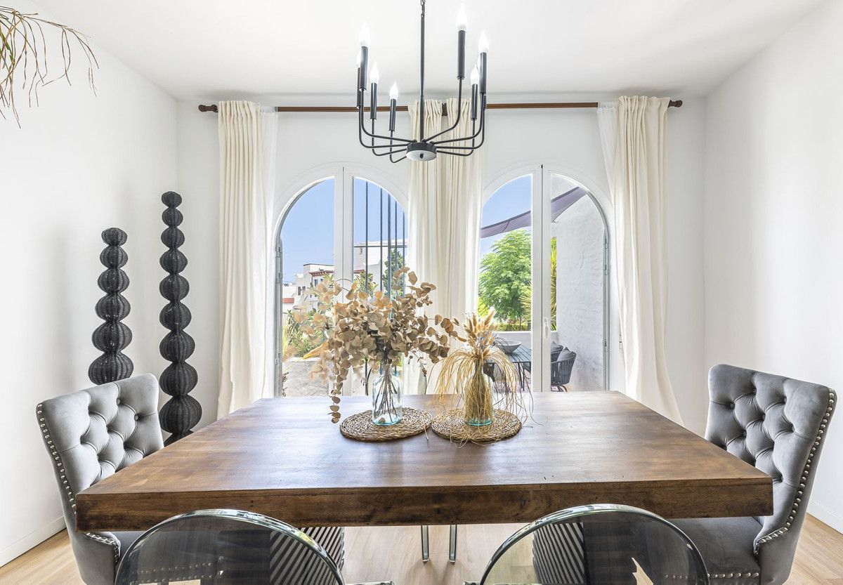 Townhouse in Bel Air, Bel Air, 6/12